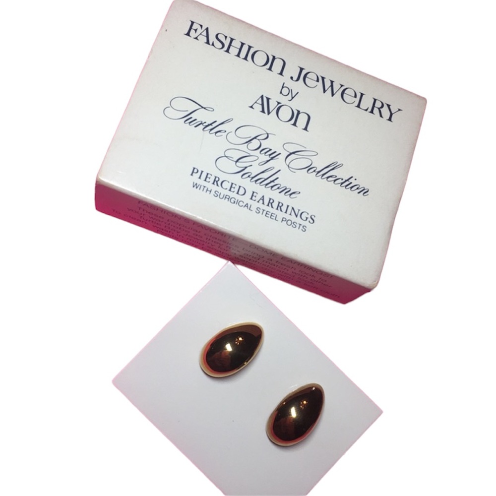 NIB 1980 vintage AVON turtle bay collection gold tone pierced dome earrings